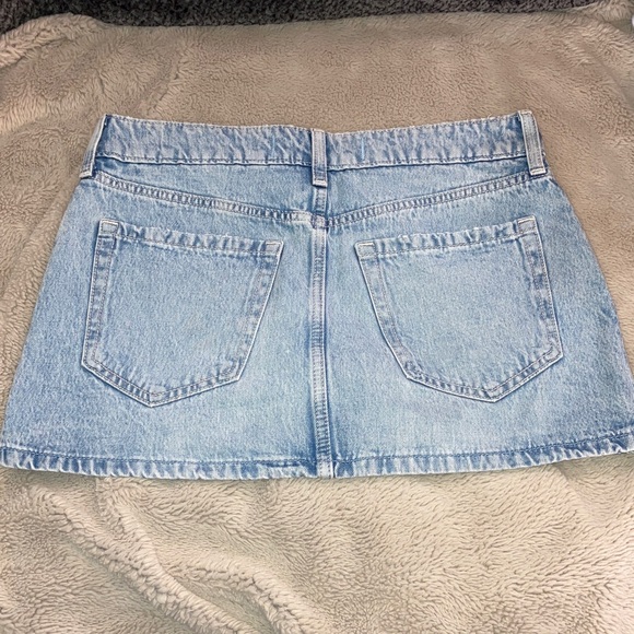 SLD CRTSY Hollister Light Blue Denim Mini Skort, Size 2 - Picture 3 of 6